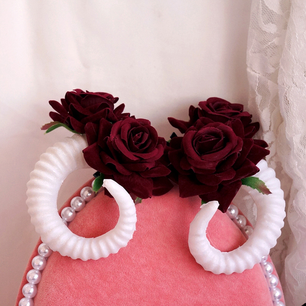 Lolita Rose Croissant Hair Clip yc22282