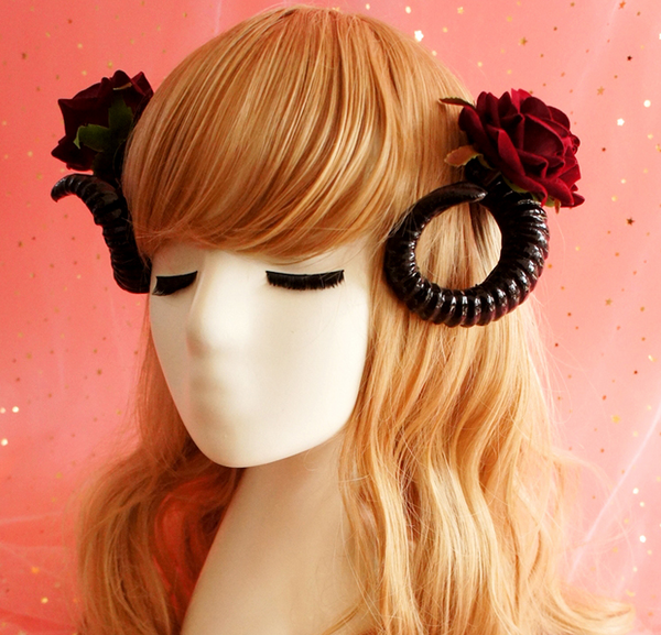 Lolita Rose Croissant Hair Clip yc22282