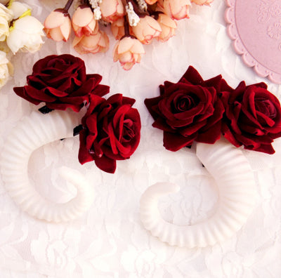 Lolita Rose Croissant Hair Clip yc22282