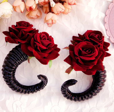 Lolita Rose Croissant Hair Clip yc22282